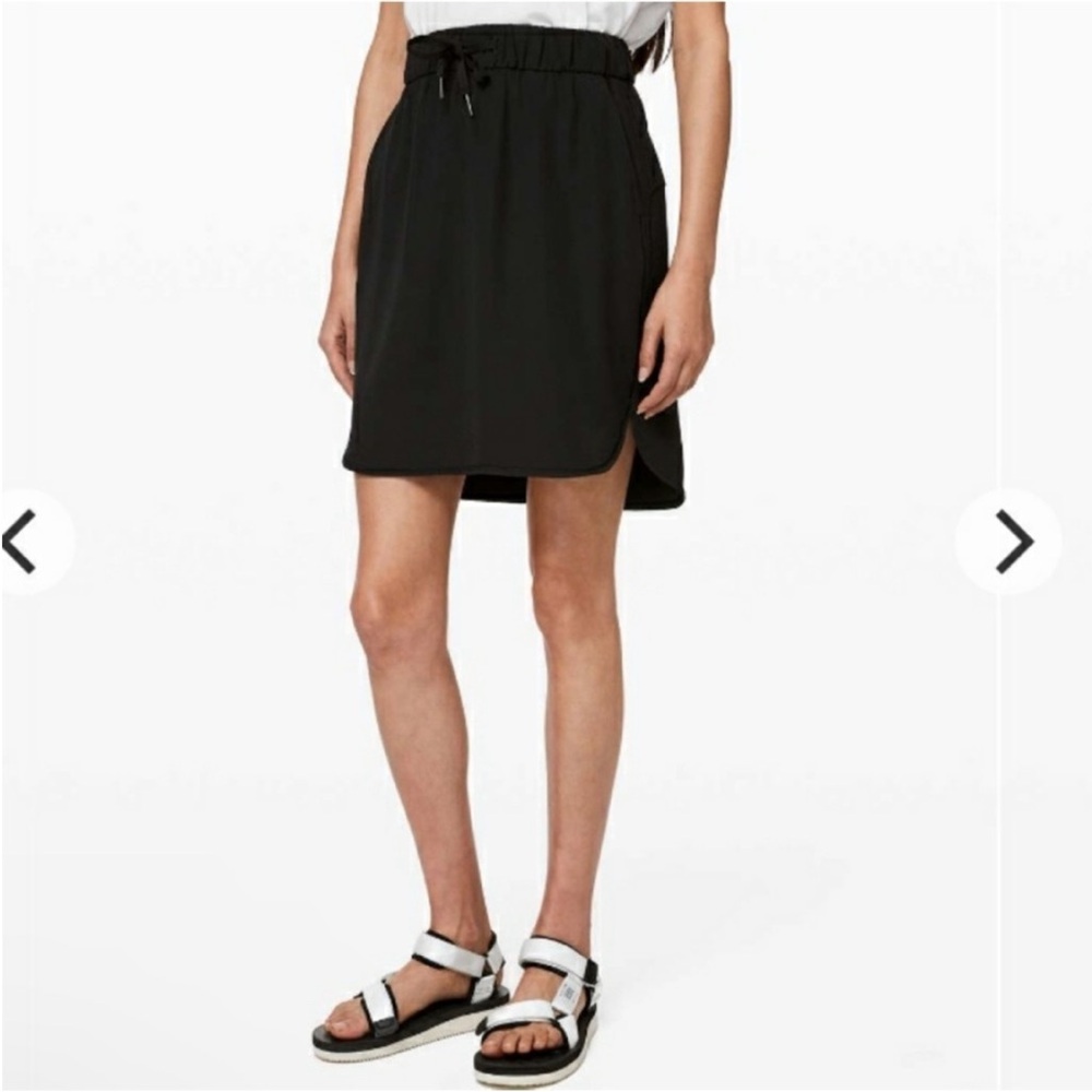 LULULEMON ATHLETICA Black On The Fly Skirt